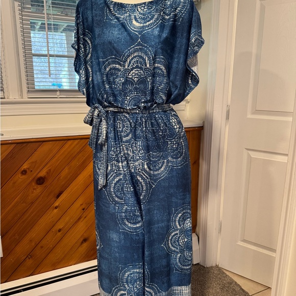 Emma & Michele Blue Patterned Jumpsuit Size Small Blue and White Back Zipper - Picture 2 of 11